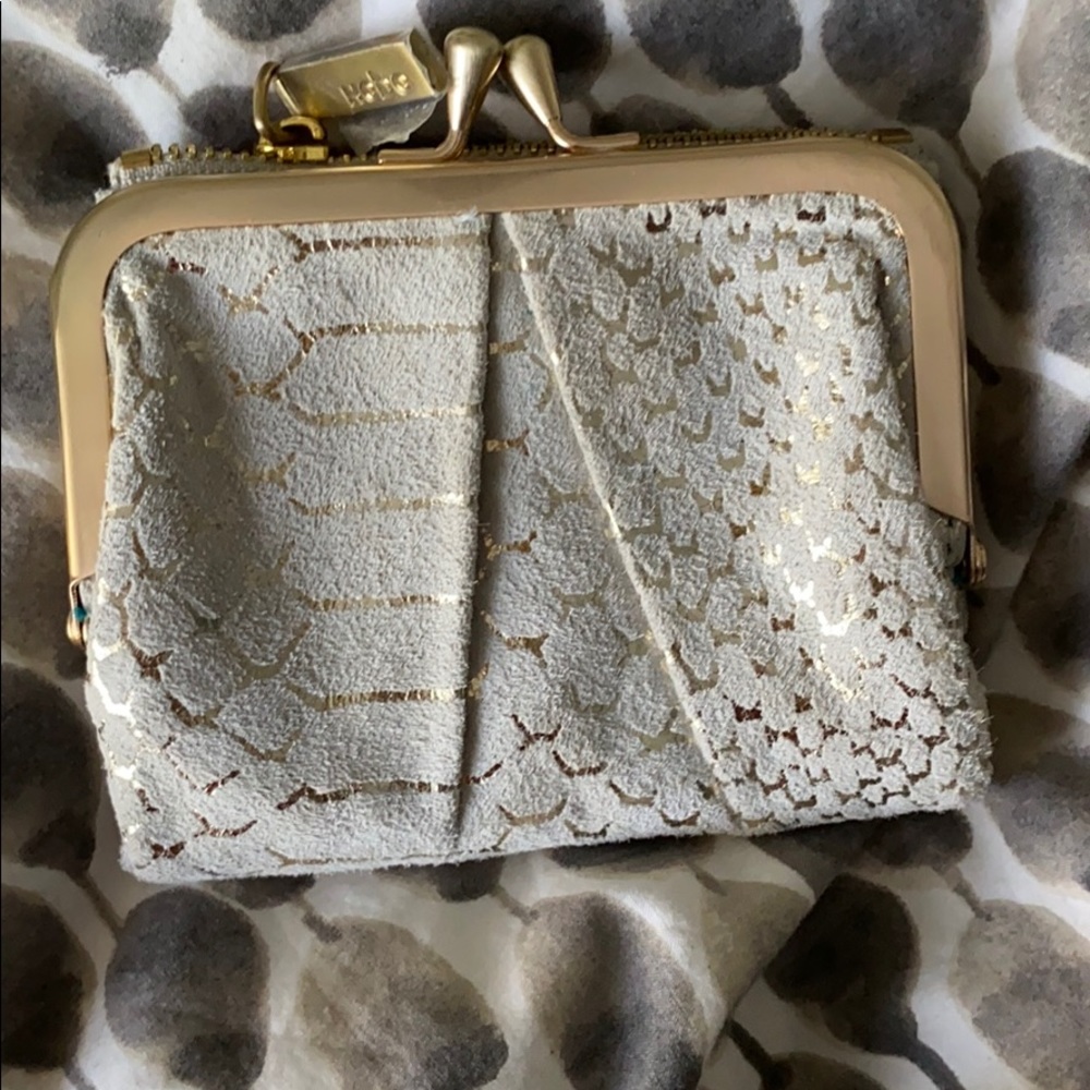 Hobo change wallet gold cream